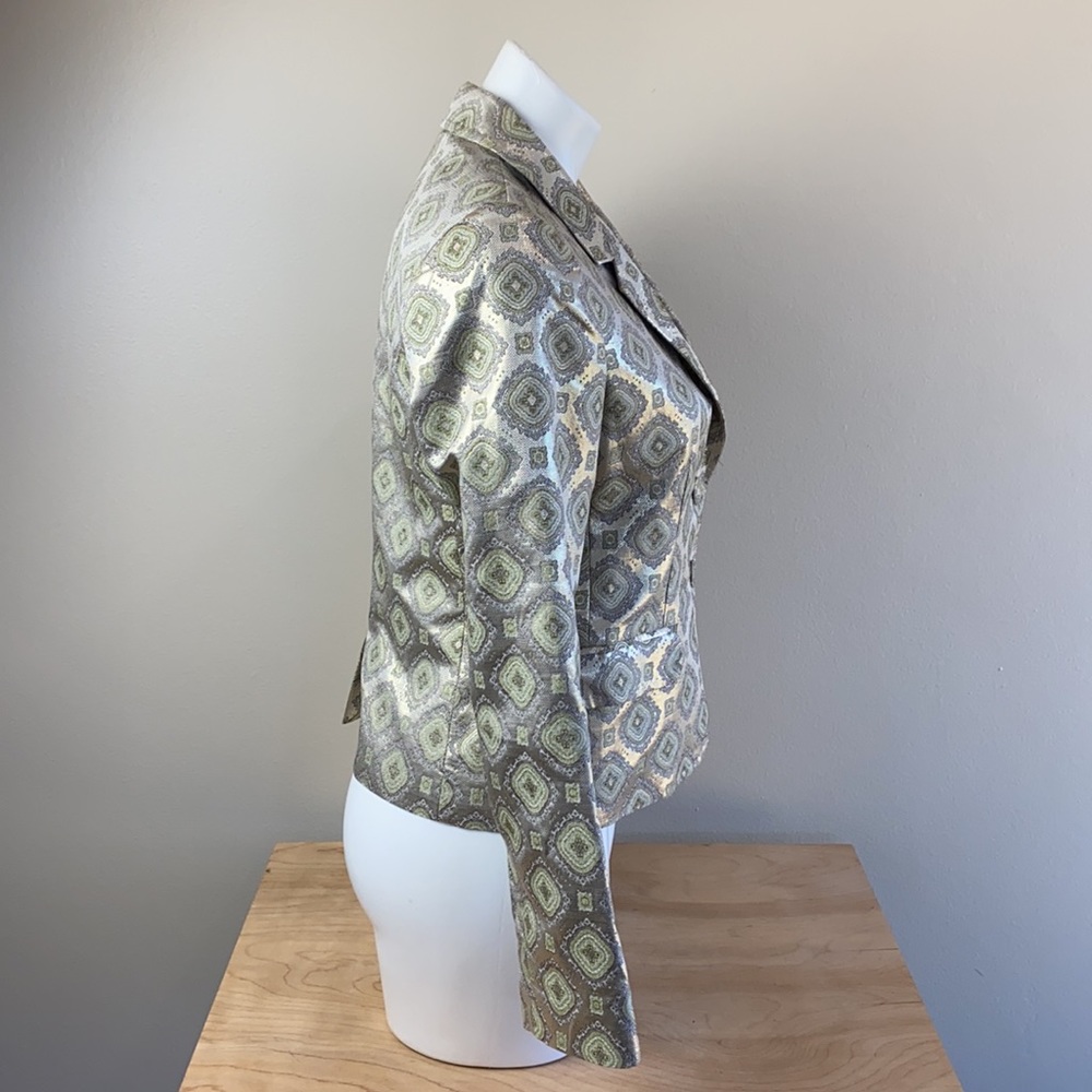 Women’s Patterned Jacquard Blazer - Green Metallic - Picture 7 of 16